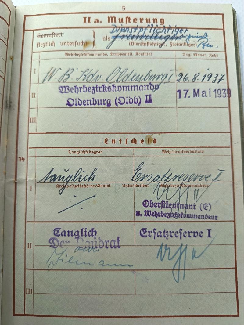 WW2 German Artillery Regiment Soldbuch and Wehrpass.